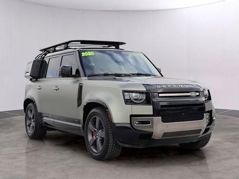 Used 2025 Land Rover Defender 110 X AWD/4WD image 3