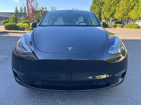Used 2023 Tesla Model Y Performance AWD/4WD image 3