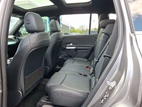 Used 2021 Mercedes-Benz GLB 250 4MATIC image 13