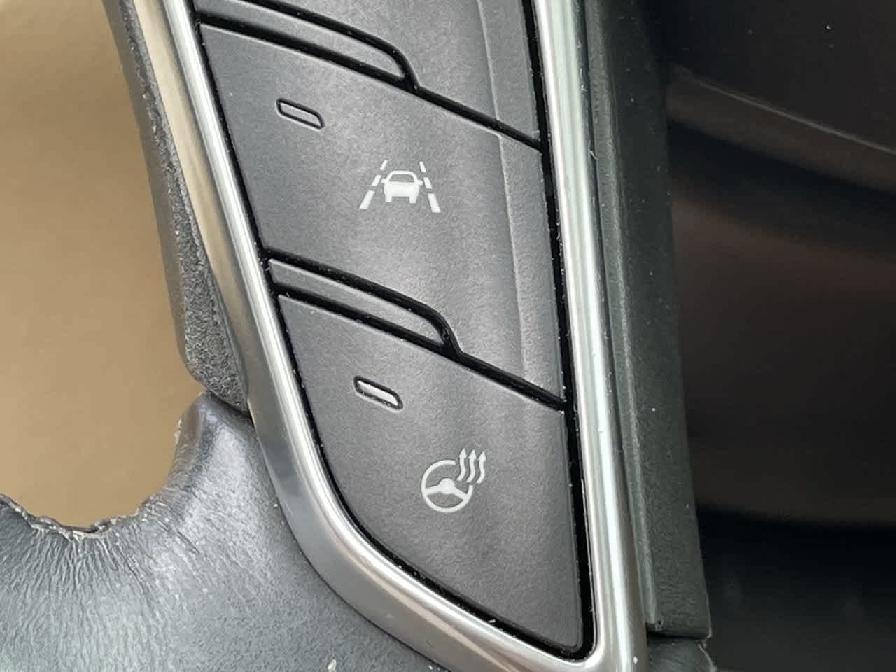 Used 2017 Cadillac XT5 Luxury w/ Driver Awareness Package AWD/4WD image 24