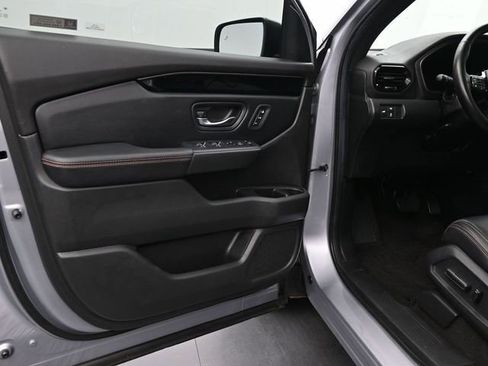 Used 2024 Honda Pilot TrailSport image 17