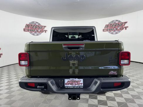 Used 2023 Jeep Gladiator Sport AWD/4WD image 6