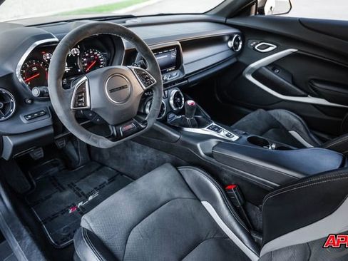 Used 2020 Chevrolet Camaro SS image 2