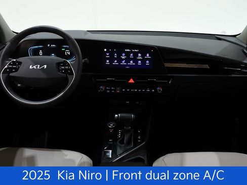 Certified 2025 Kia Niro EX FWD image 8