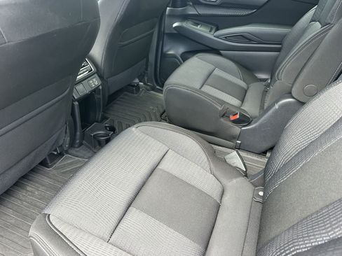 Used 2023 Subaru Ascent Premium w/ Convenience Package AWD/4WD image 5