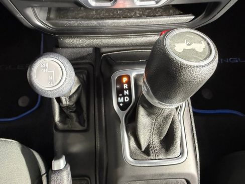 Used 2020 Jeep Wrangler Unlimited Sport S image 21