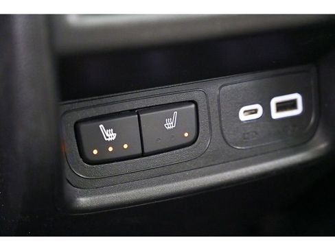 Used 2021 Cadillac XT4 Luxury w/ Cold Weather Package image 27