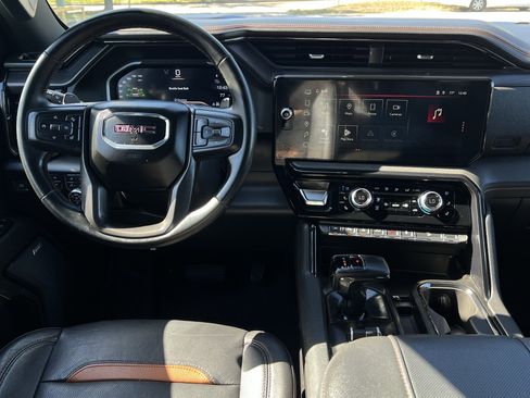 Used 2024 GMC Sierra 1500 AT4 w/ Technology Package image 10