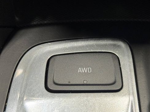 Used 2022 Chevrolet Equinox LT AWD/4WD image 46