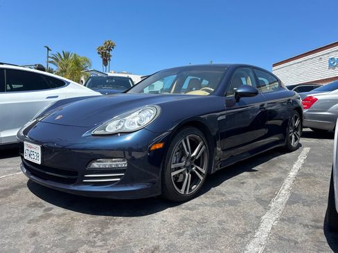Used 2012 Porsche Panamera 4 image 1