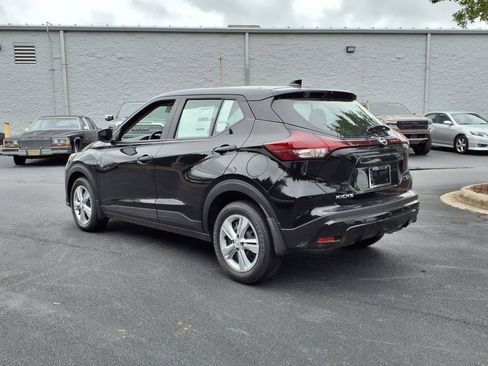 New 2025 Nissan Kicks Play S image 3