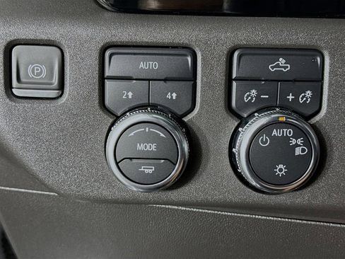 Used 2024 GMC Sierra 1500 SLE image 15