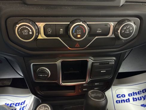Used 2021 Jeep Wrangler Unlimited Sport AWD/4WD image 19
