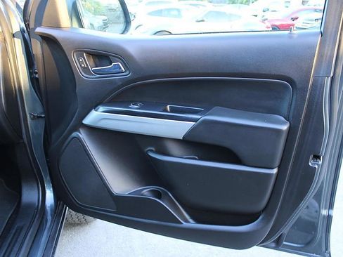 Used 2017 Chevrolet Colorado LT w/ LT Convenience Package RWD image 18