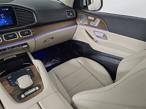Certified 2025 Mercedes-Benz GLS 450 4MATIC image 24