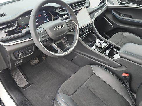 Used 2023 Jeep Grand Cherokee Trailhawk w/ Advanced Protech Group II image 9