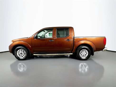 Used 2018 Nissan Frontier SV image 5