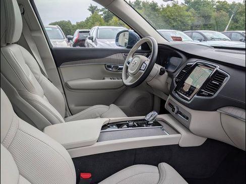 Certified 2025 Volvo XC90 T8 Ultra w/ Protection Package Premier AWD/4WD image 19