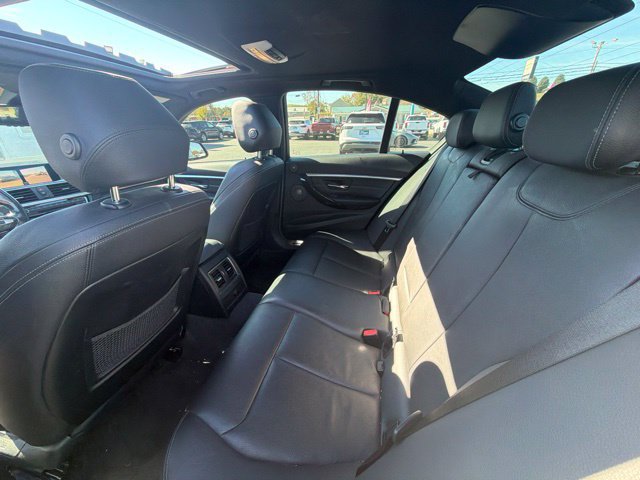 Used 2018 BMW 340i Sedan w/ Executive Package RWD image 11