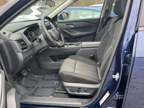 Used 2025 Nissan Rogue SV AWD/4WD image 24