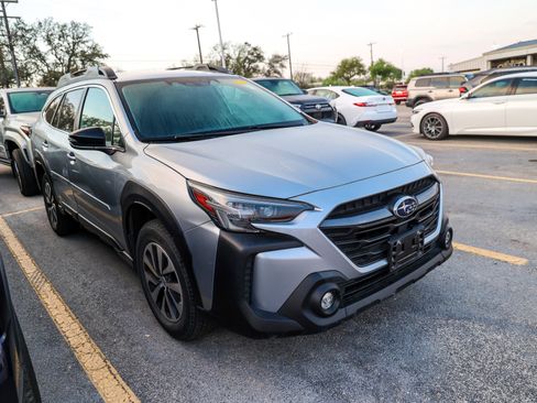 Used 2024 Subaru Outback Premium image 6