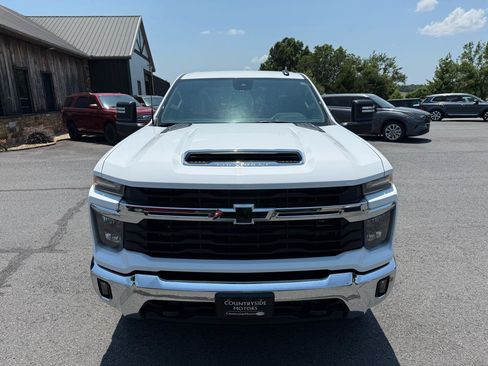 Used 2025 Chevrolet Silverado 2500 LT w/ Convenience Package AWD/4WD image 11