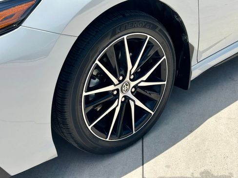Used 2023 Toyota Camry SE FWD image 9