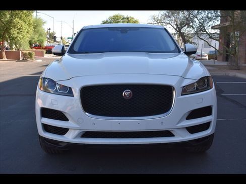 Used 2019 Jaguar F-PACE Prestige AWD/4WD image 8