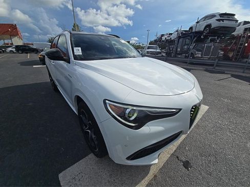 Used 2023 Alfa Romeo Stelvio Veloce AWD/4WD image 22