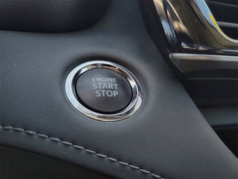 Used 2023 Toyota Highlander XLE image 29