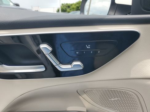 Used 2025 Mercedes-Benz C 300 Sedan image 25