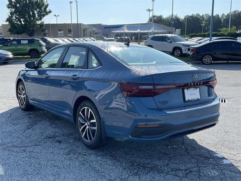 Used 2025 Volkswagen Jetta SE FWD image 7