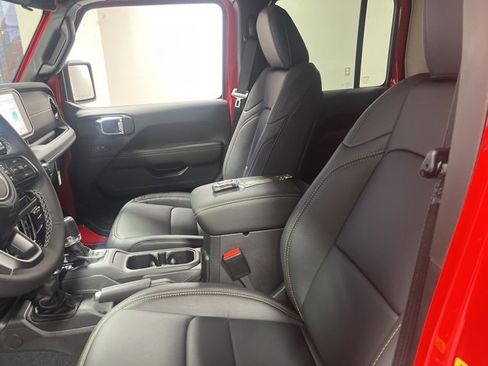 New 2025 Jeep Gladiator Sport image 8