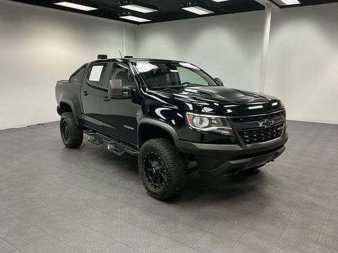 Used 2019 Chevrolet Colorado ZR2 w/ ZR2 Midnight Special Edition AWD/4WD image 7