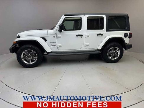 Used 2019 Jeep Wrangler Unlimited Sahara w/ Cold Weather Group AWD/4WD image 2