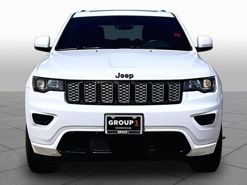Used 2019 Jeep Grand Cherokee Altitude RWD image 4