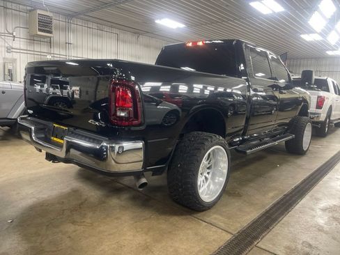 Used 2025 RAM 3500 Tradesman w/ Chrome Appearance Group AWD/4WD image 5