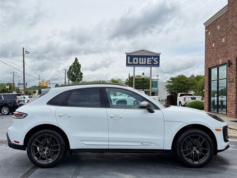 Used 2023 Porsche Macan Turbo AWD/4WD image 9
