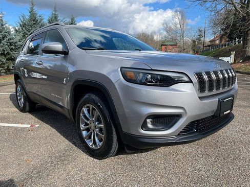 Used 2019 Jeep Cherokee Latitude Plus w/ Comfort/Convenience Group image 34