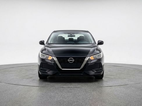 Used 2025 Nissan Sentra SV image 2