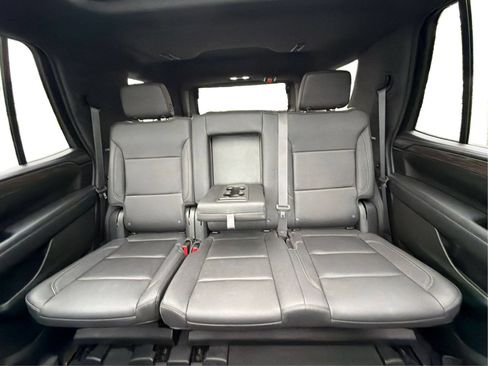 Used 2023 Chevrolet Tahoe LT w/ Luxury Package AWD/4WD image 15