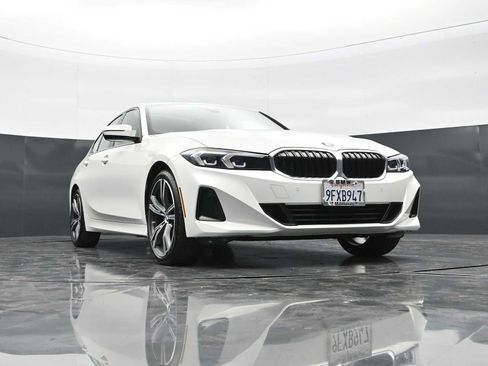 Used 2023 BMW 330i Sedan w/ Premium Package RWD image 27