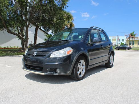 Used 2007 Suzuki SX4 AWD Hatchback image 2