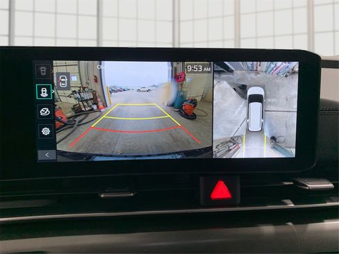 Used 2025 Kia Carnival SX Prestige image 26