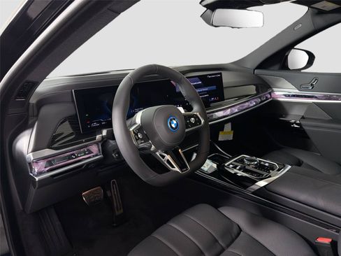 New 2026 BMW 750e xDrive w/ Premium Package AWD/4WD image 9