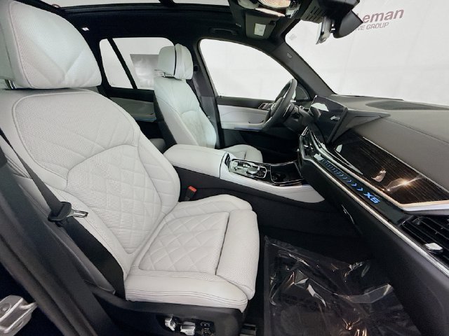 Used 2026 BMW X5 xDrive50e w/ M Sport Package AWD/4WD image 30