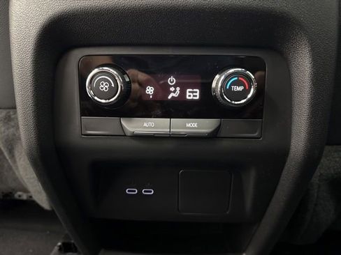 New 2026 Chevrolet Traverse LT w/ Sun and Wheel Package AWD/4WD image 25