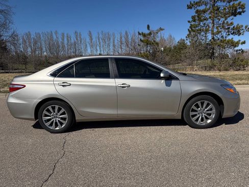 Used 2017 Toyota Camry XLE w/ Moonroof Package image 2