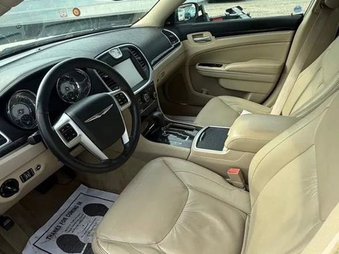 Used 2011 Chrysler 300 Limited w/ Sound Group RWD image 11