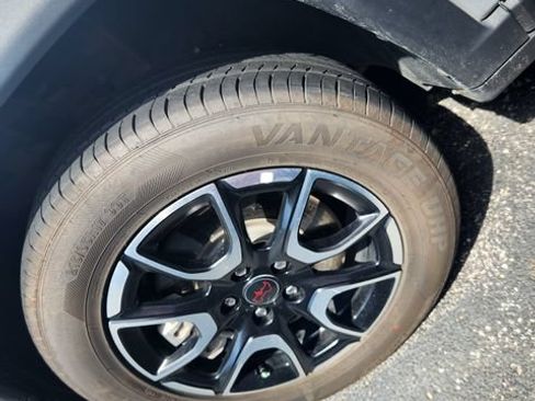 Used 2025 Jeep Compass Trailhawk AWD/4WD image 21